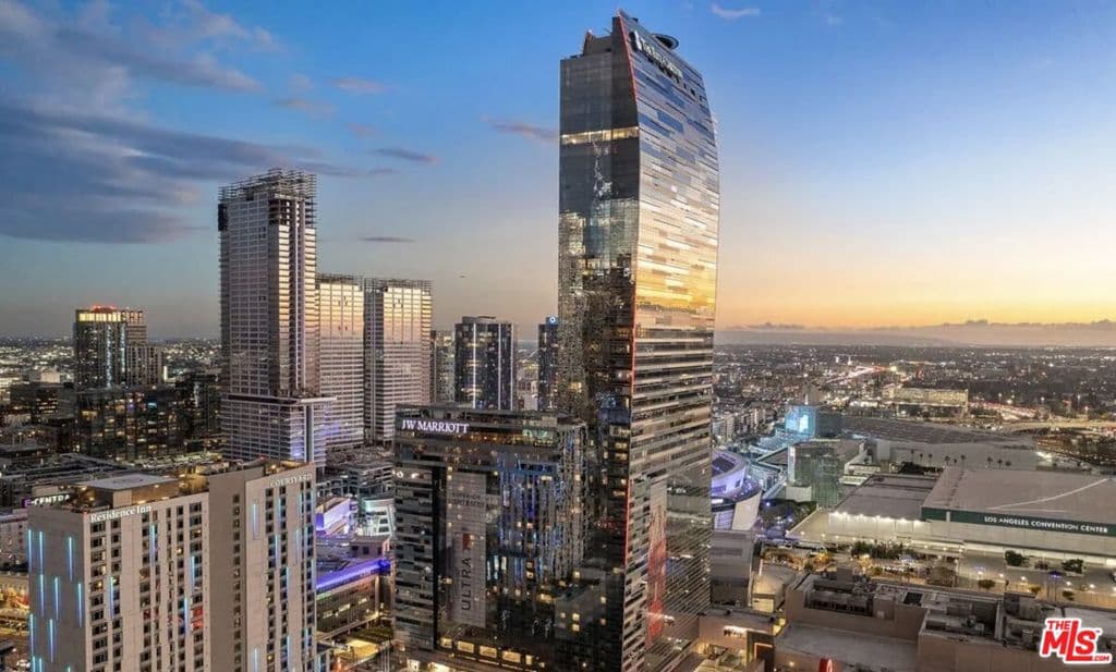 900 W OLYMPIC Boulevard 37E