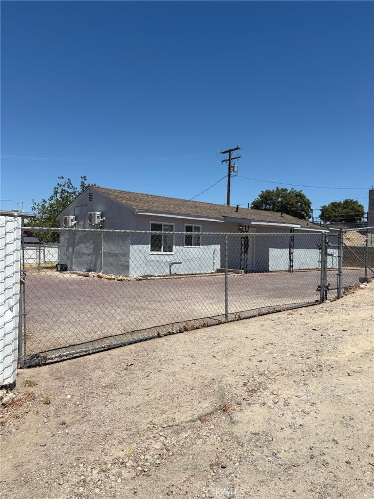 435 S 1st