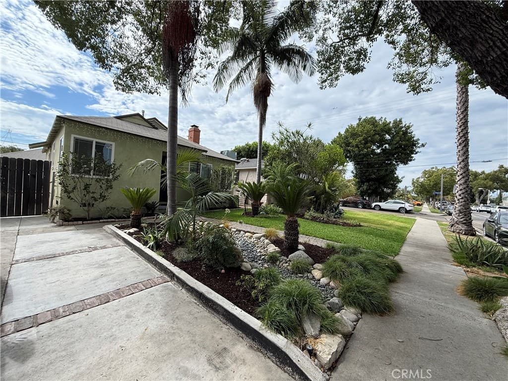 10411 Pinehurst