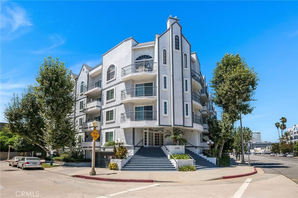 4401 Sepulveda 207