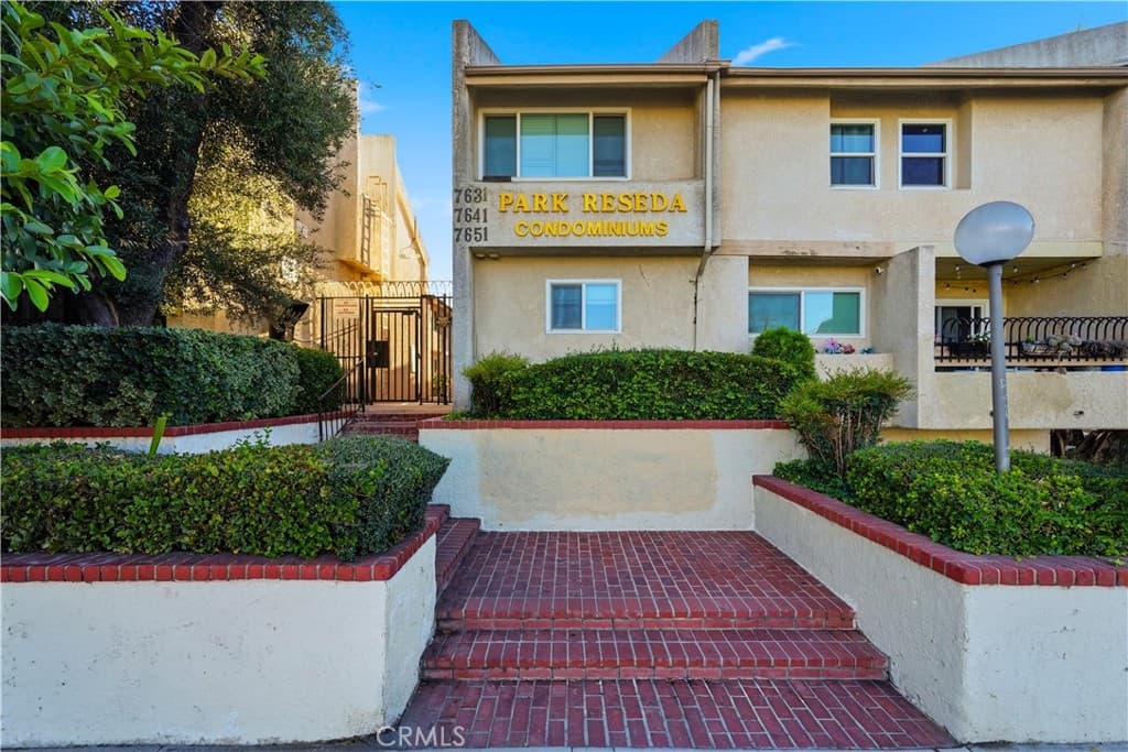 7651 Reseda 13-T