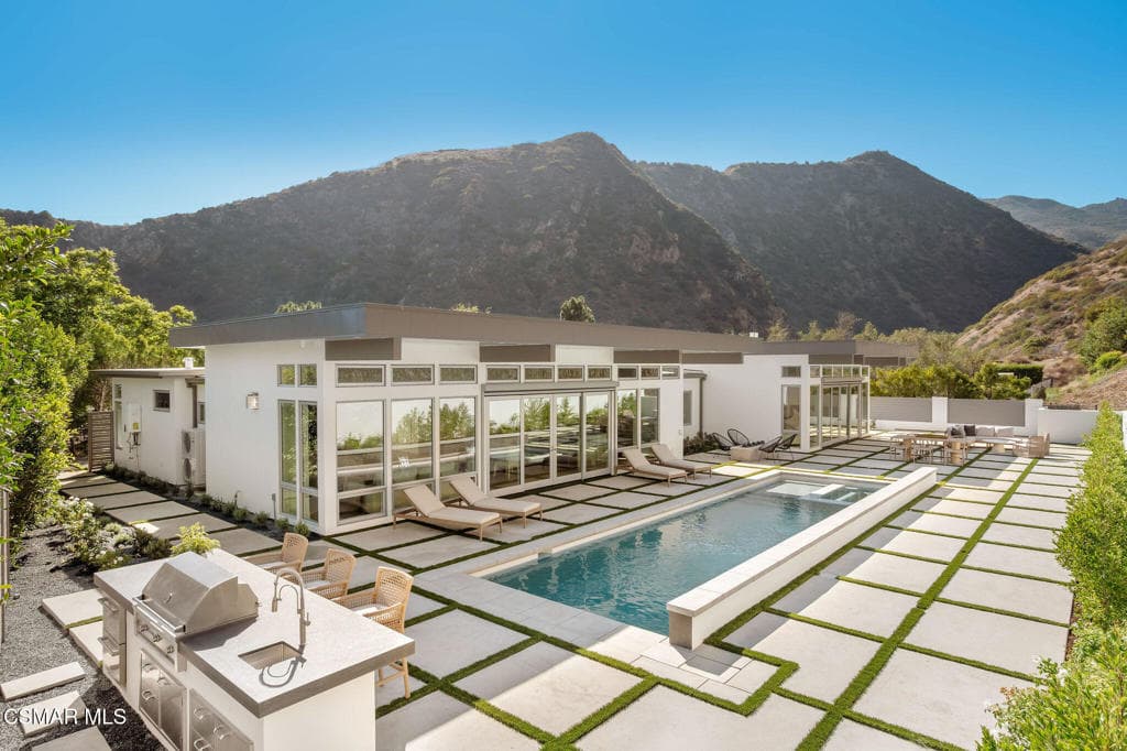 5924 Paseo Canyon Drive