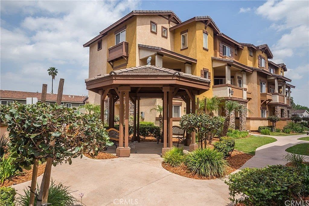 511 N Lark Ellen E
