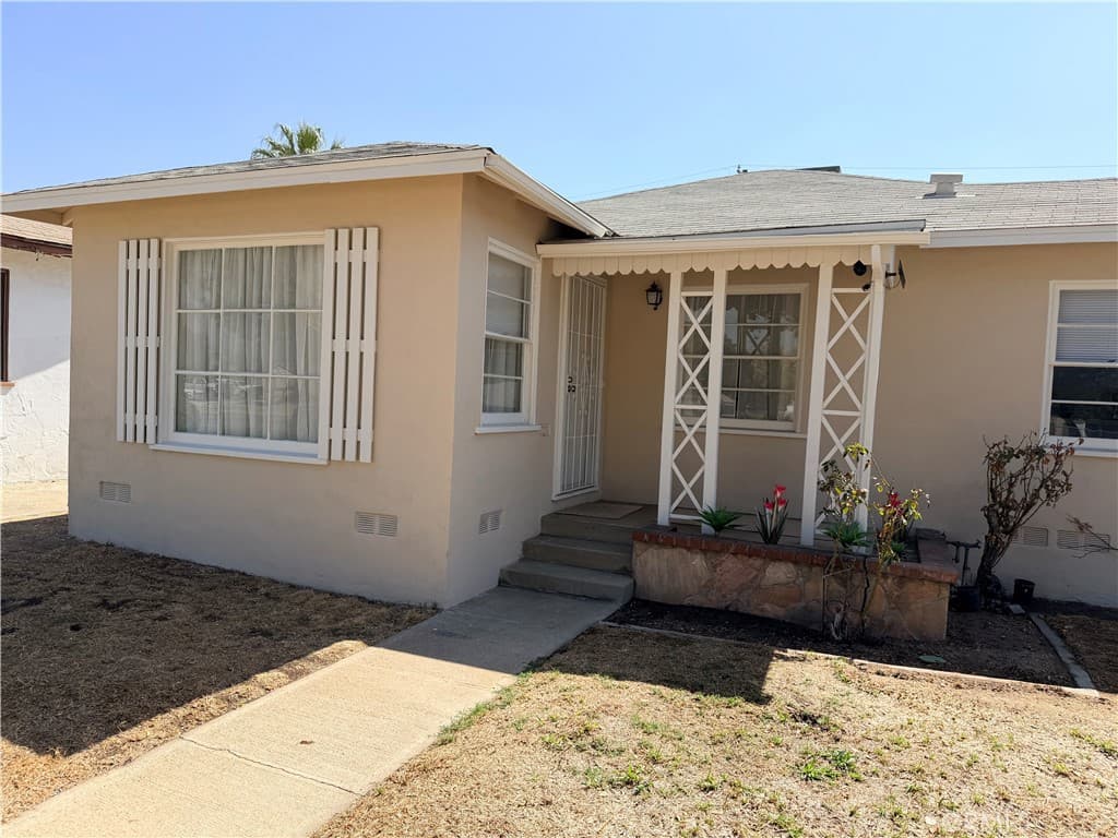 3857 N Sierra