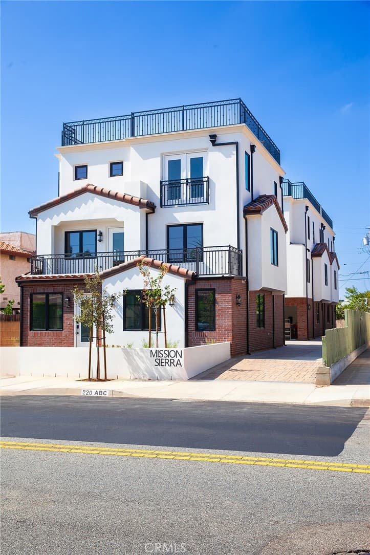 220 W Mission B