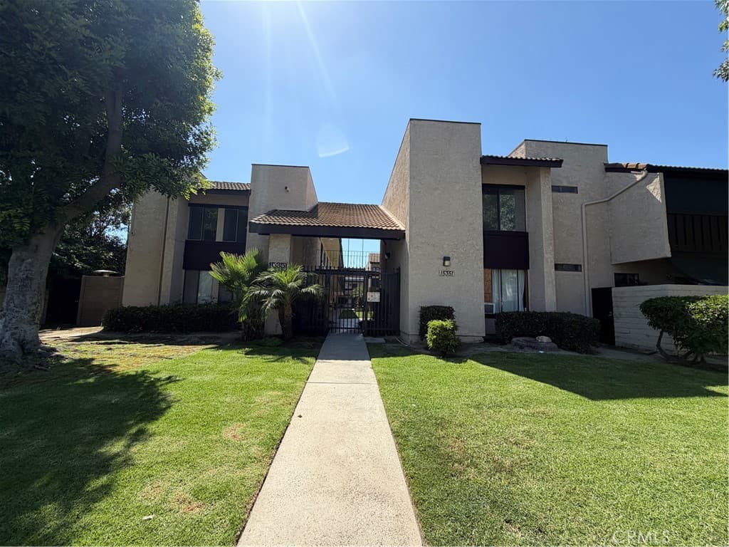 15351 Orange Ave 8