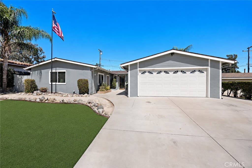 6639 Eastwood