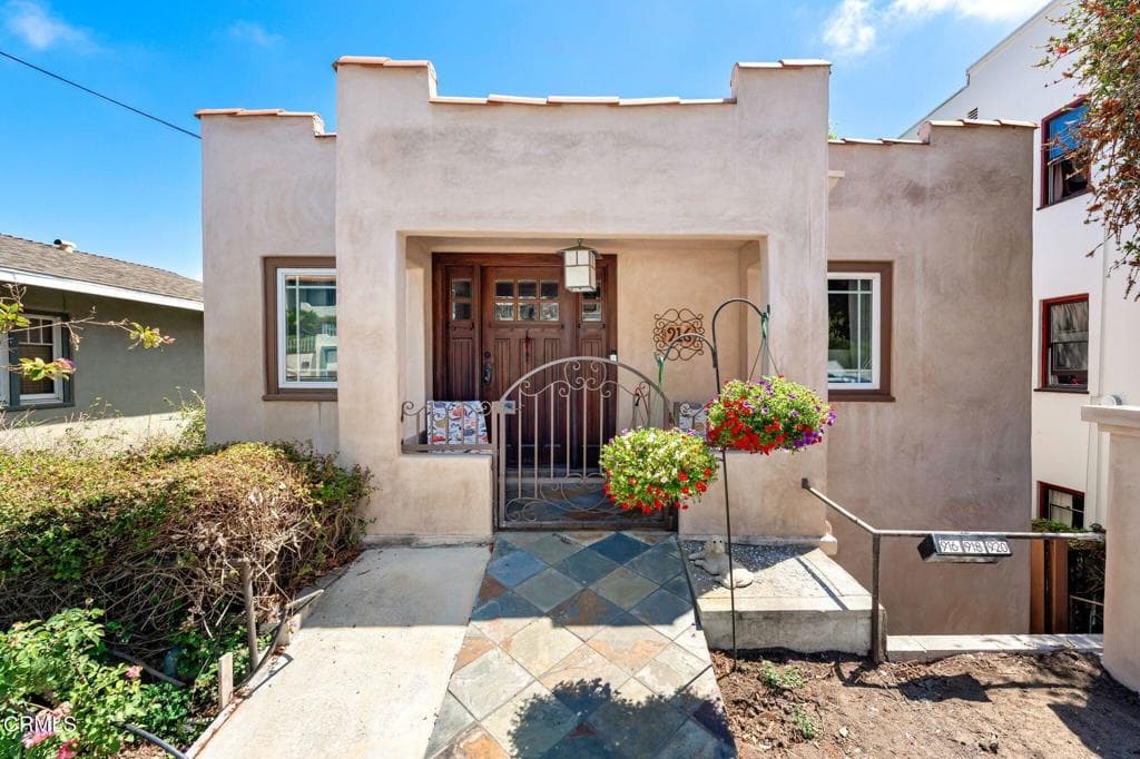 916 Poli Street