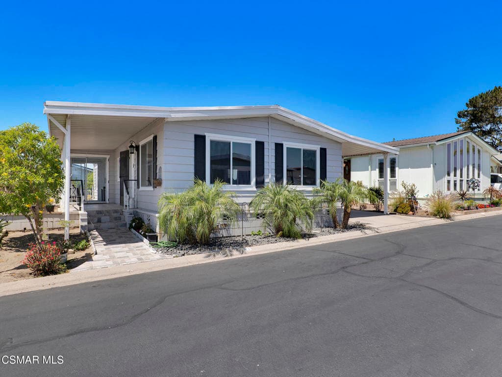 92 Poinsettia Gardens Drive