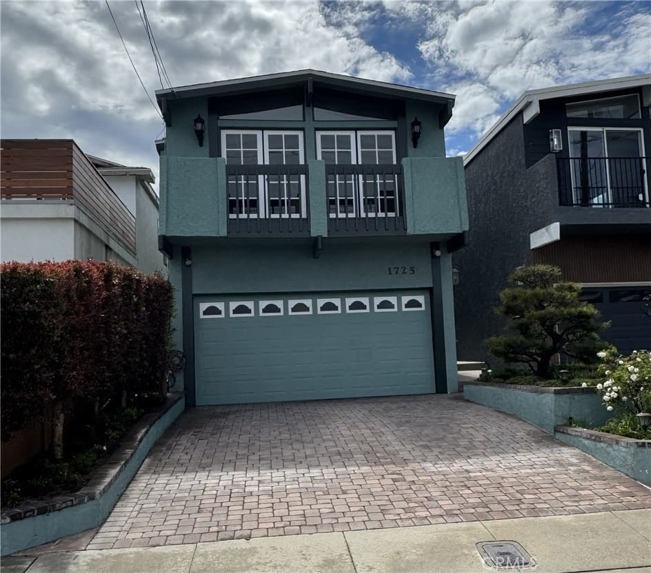 1725 Wollacott Street