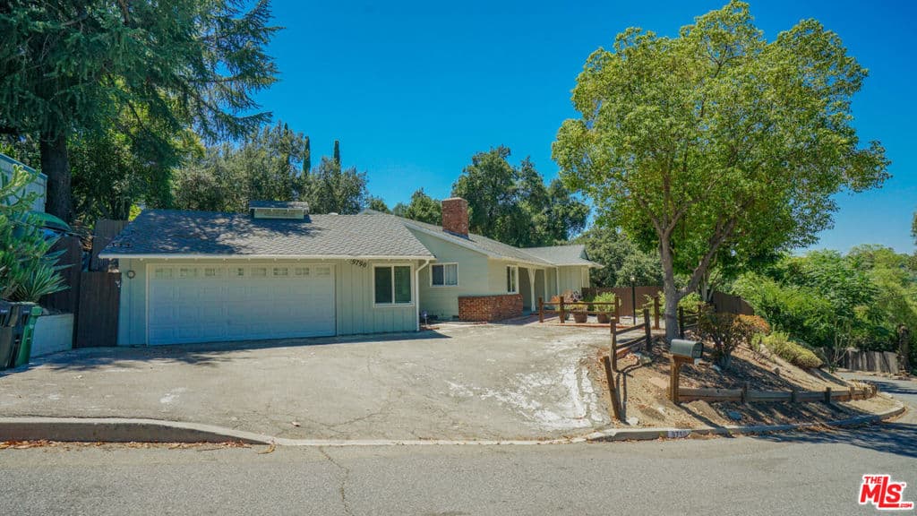 9790 Shadow Island Drive