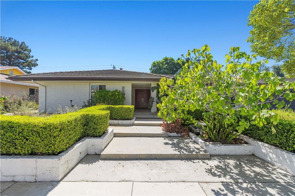 1520 Rugby Cir