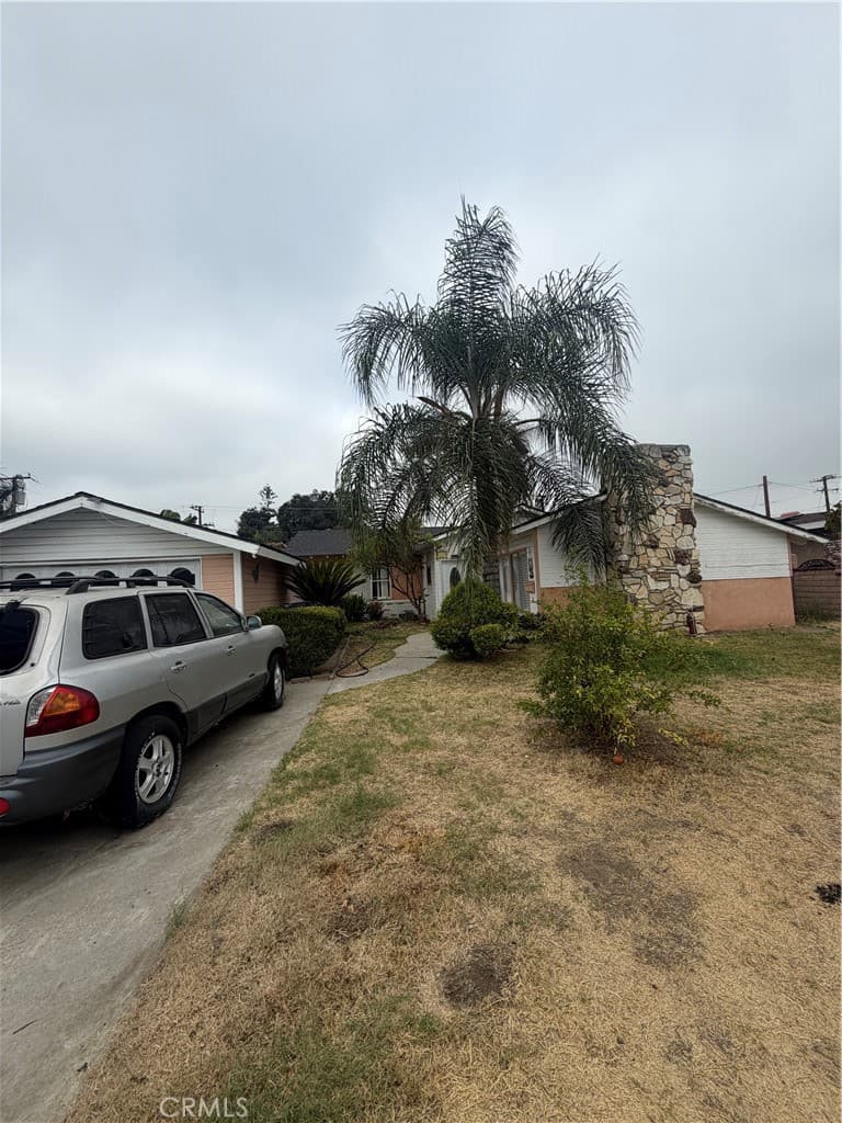 1381 N Glenfinnan