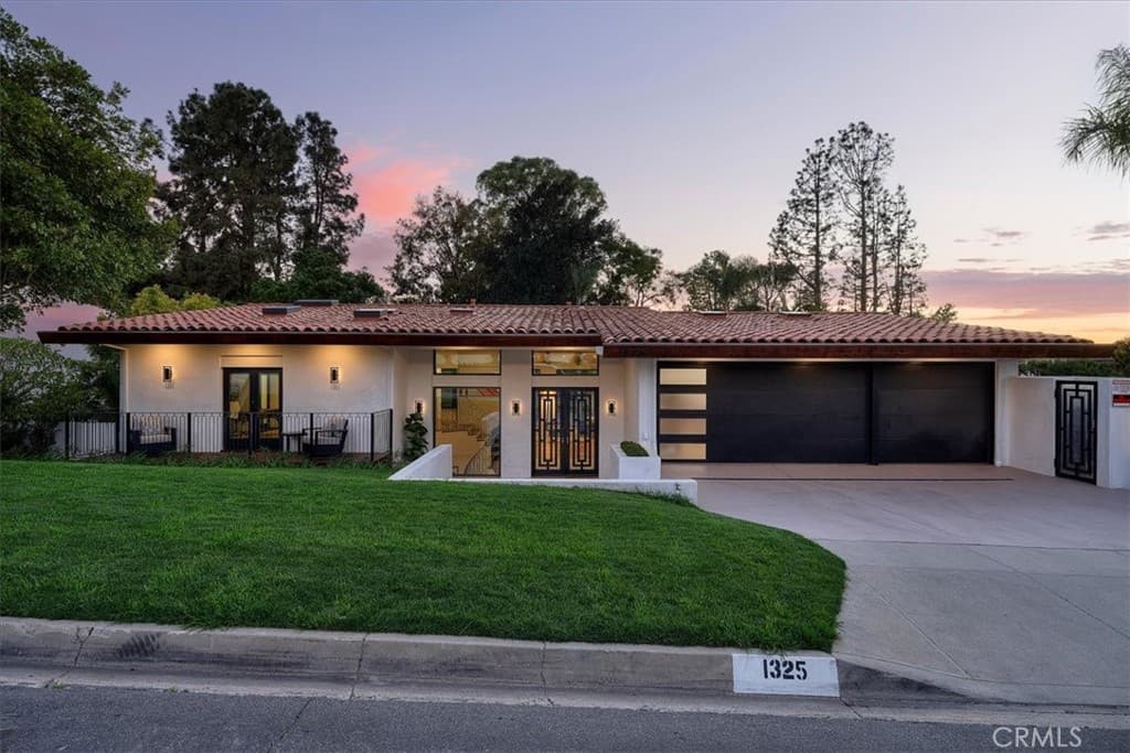 1325 Via Gabriel