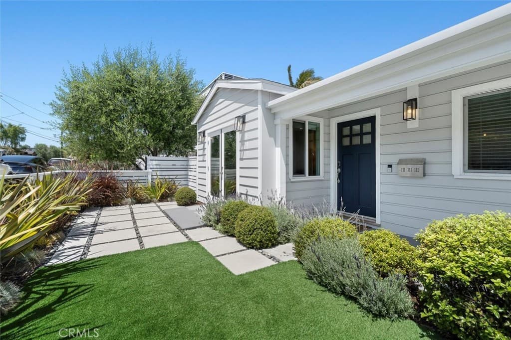 1430 Bonnie Brae