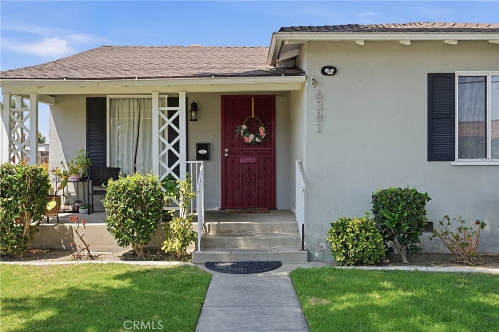 6381 Walnut