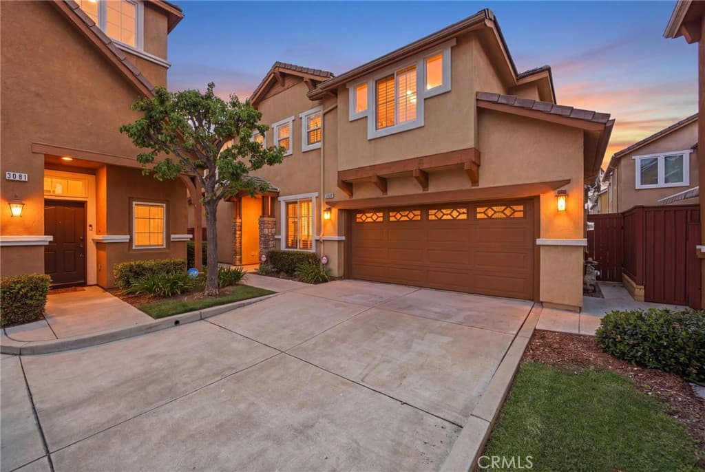 3677 W Chapman