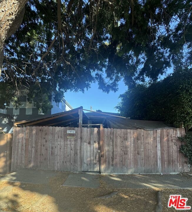 11416 Venice Boulevard