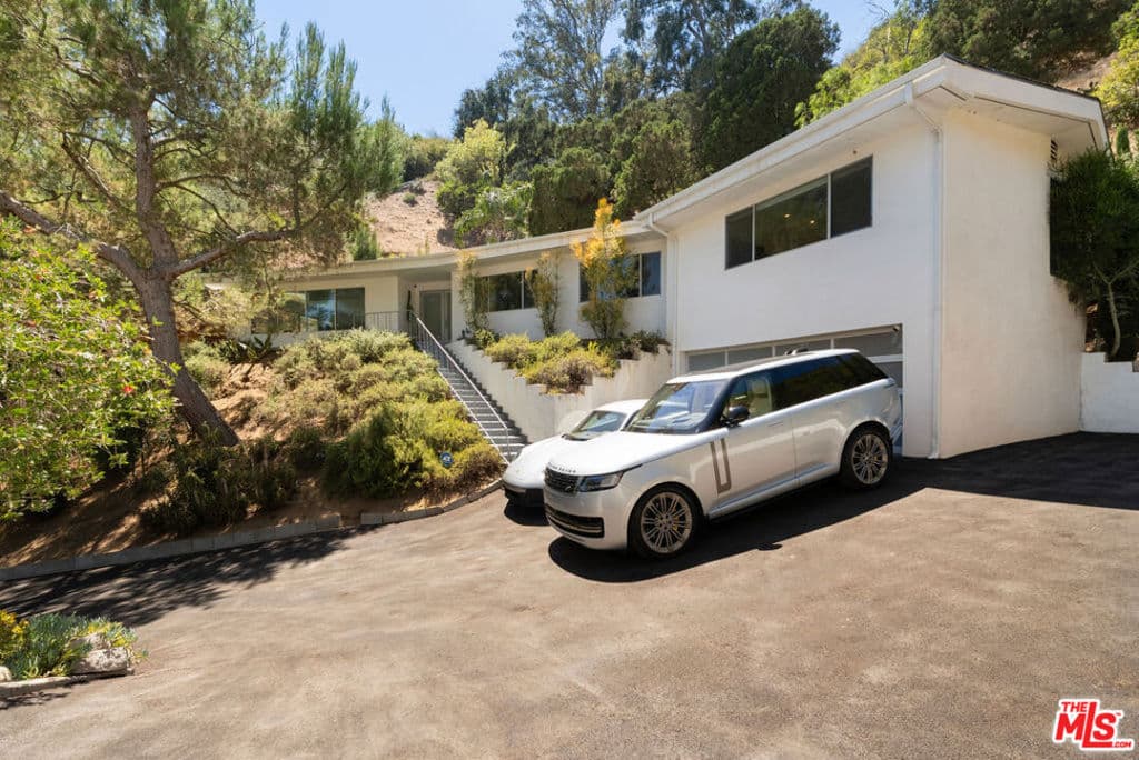 9659 Cedarbrook Drive