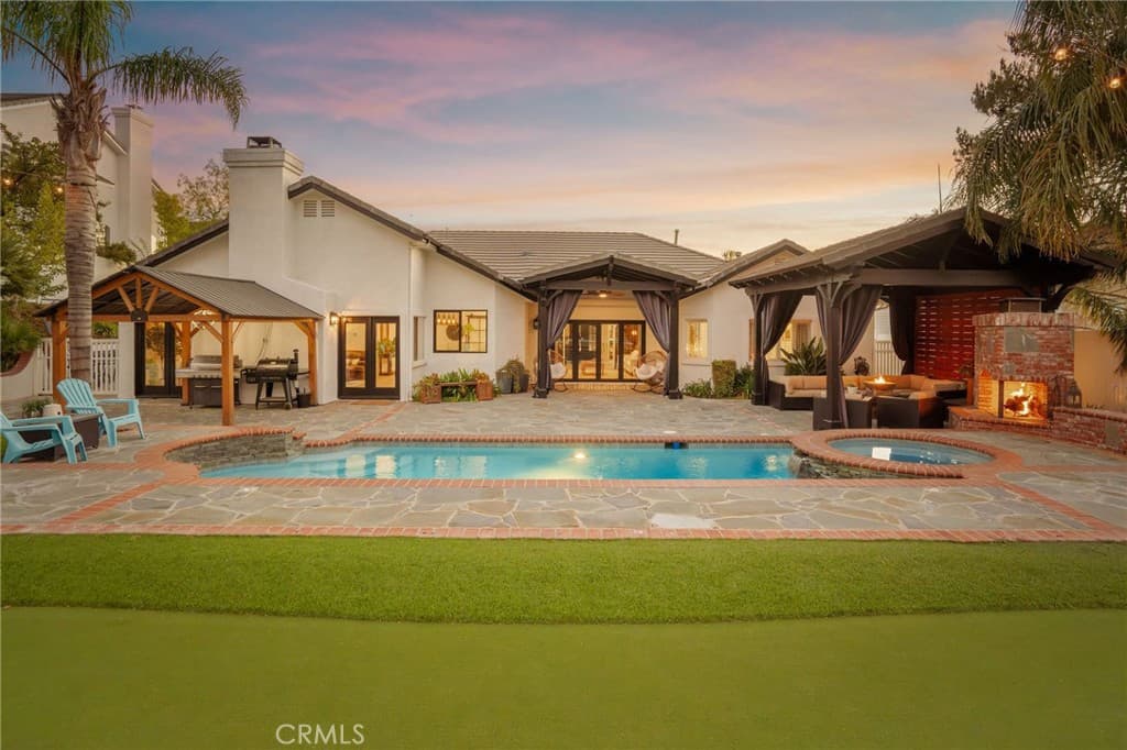 15263 Saddleback Road