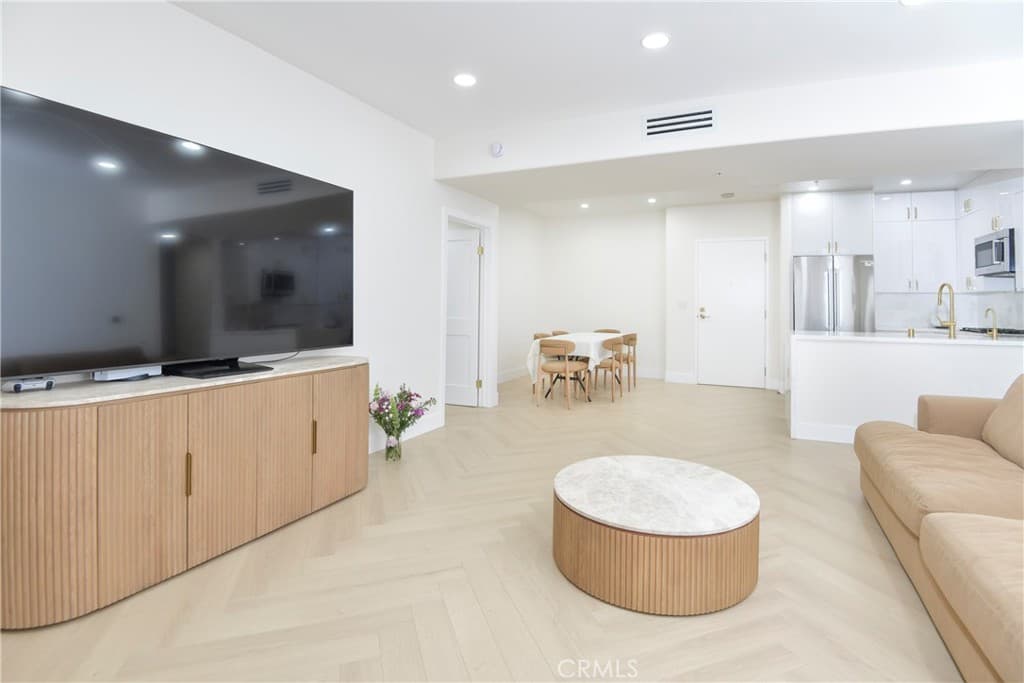 250 n first st 321