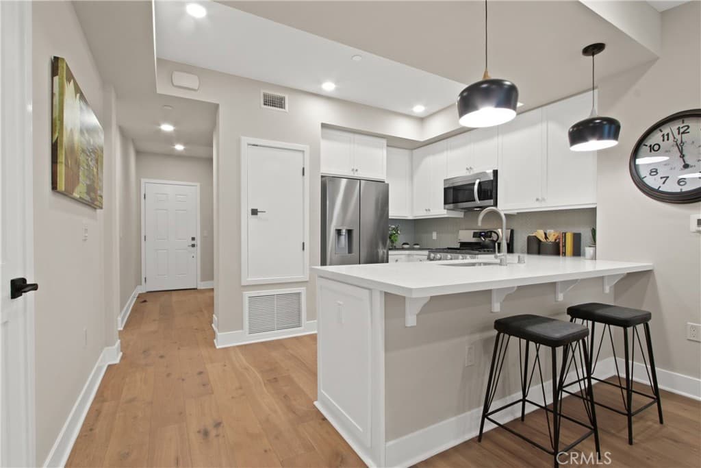 927 Deep Valley Drive 215