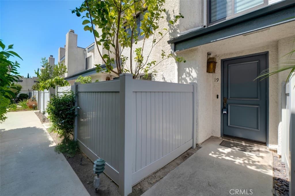 21901 Dupont Street 19
