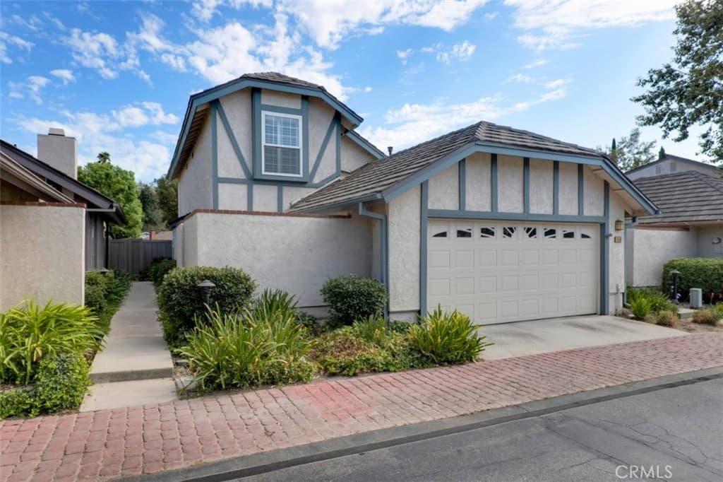 1820 Suntree Lane