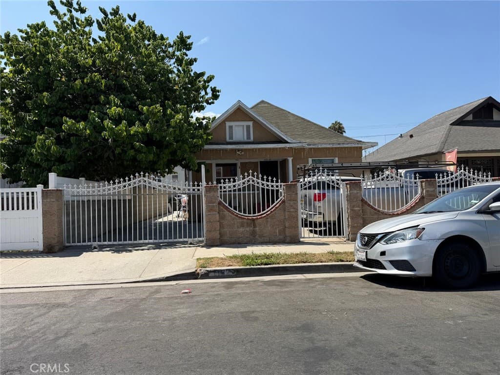 1182 Rolland Curtis Place