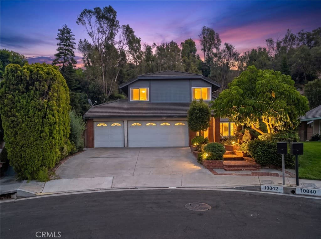 10842 Amber Hill