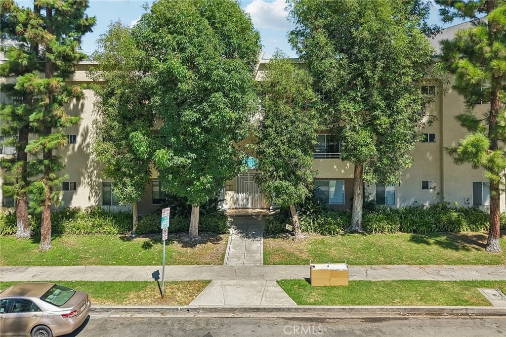 4358 Mammoth Avenue 14