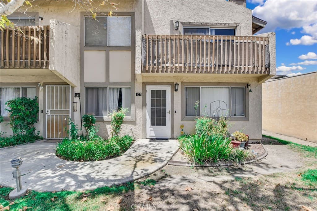 1251 S Meadow