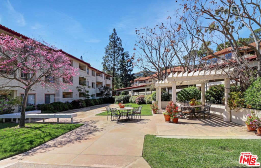 501 Palisades Drive 103