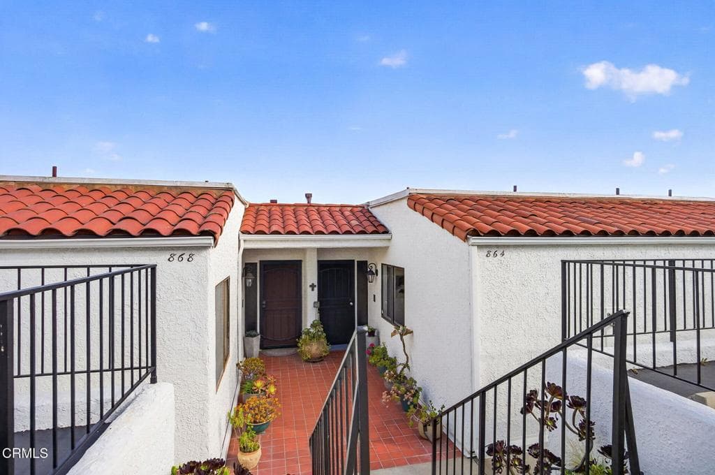 864 Vallecito Drive