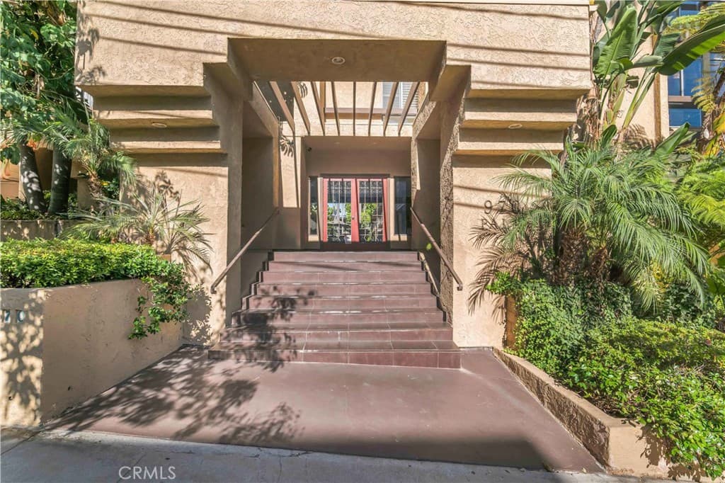 970 Palm Avenue 200