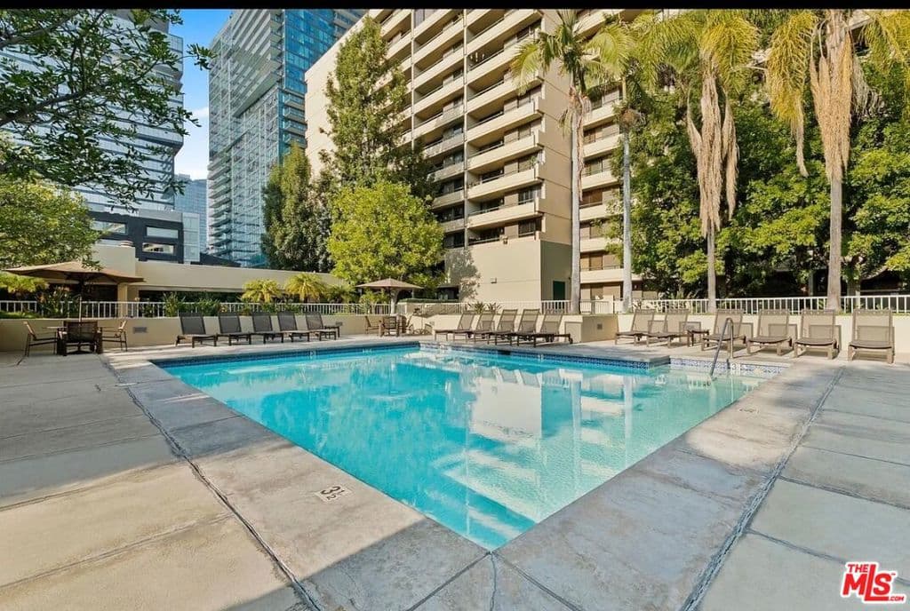 600 W 9th Street 713
