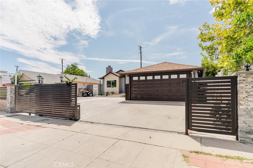 7725 Loma Verde Avenue