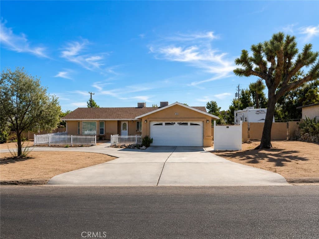 7619 DUMOSA Avenue