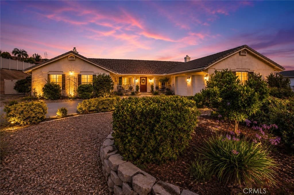 13997 Riverside