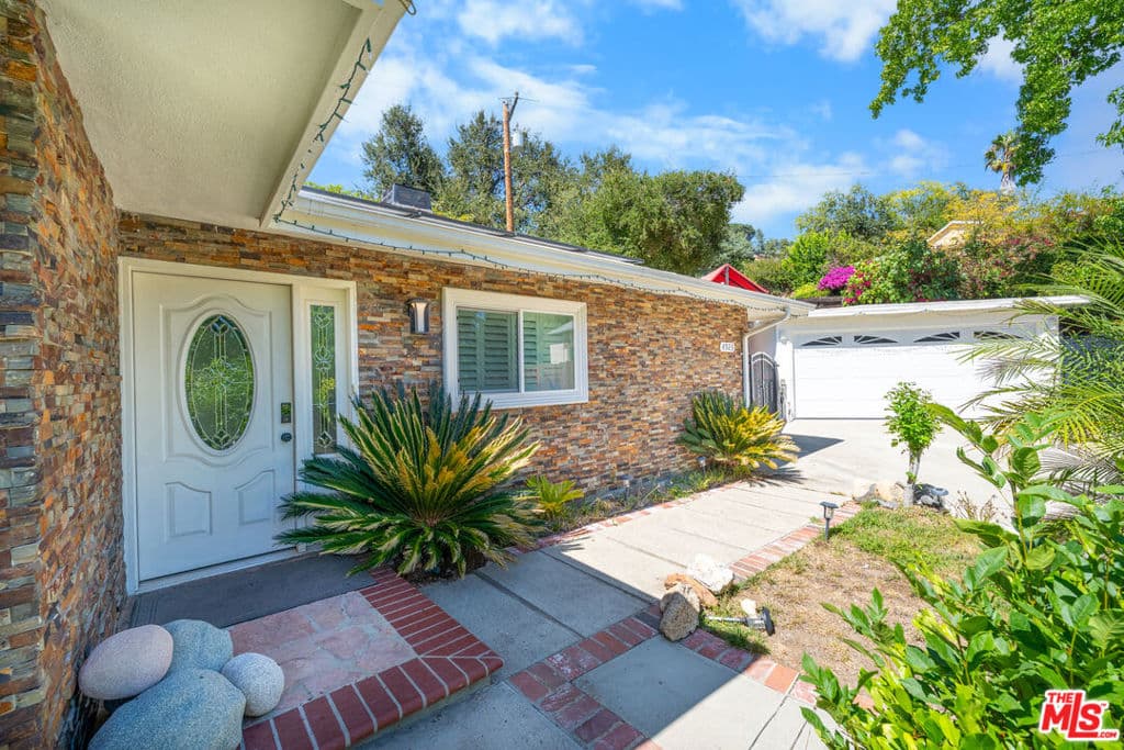 4923 Burgoyne Lane