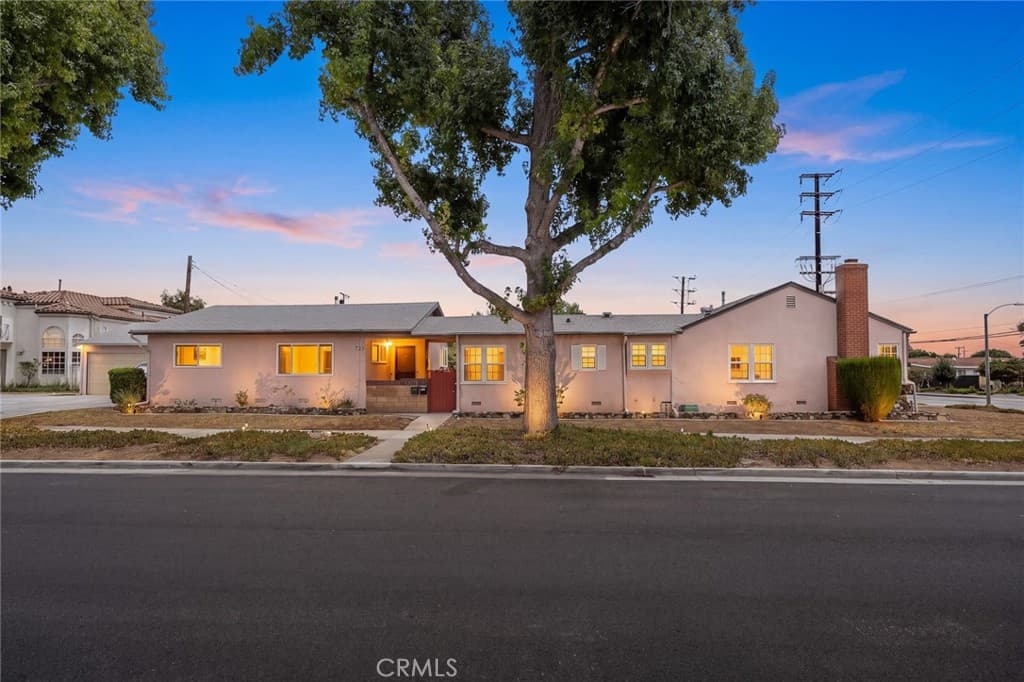721 723 W Hellman