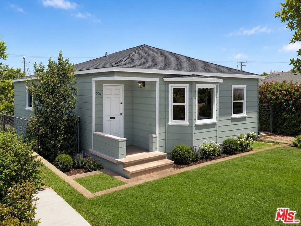 507 E Grand Avenue