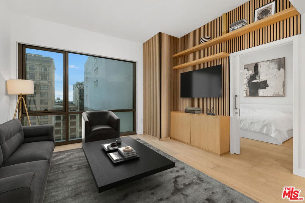 400 S Broadway 1021