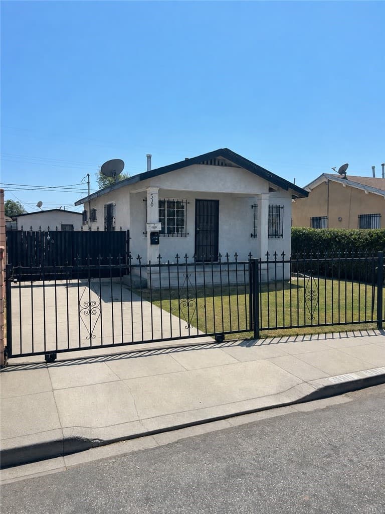 530 W Poplar