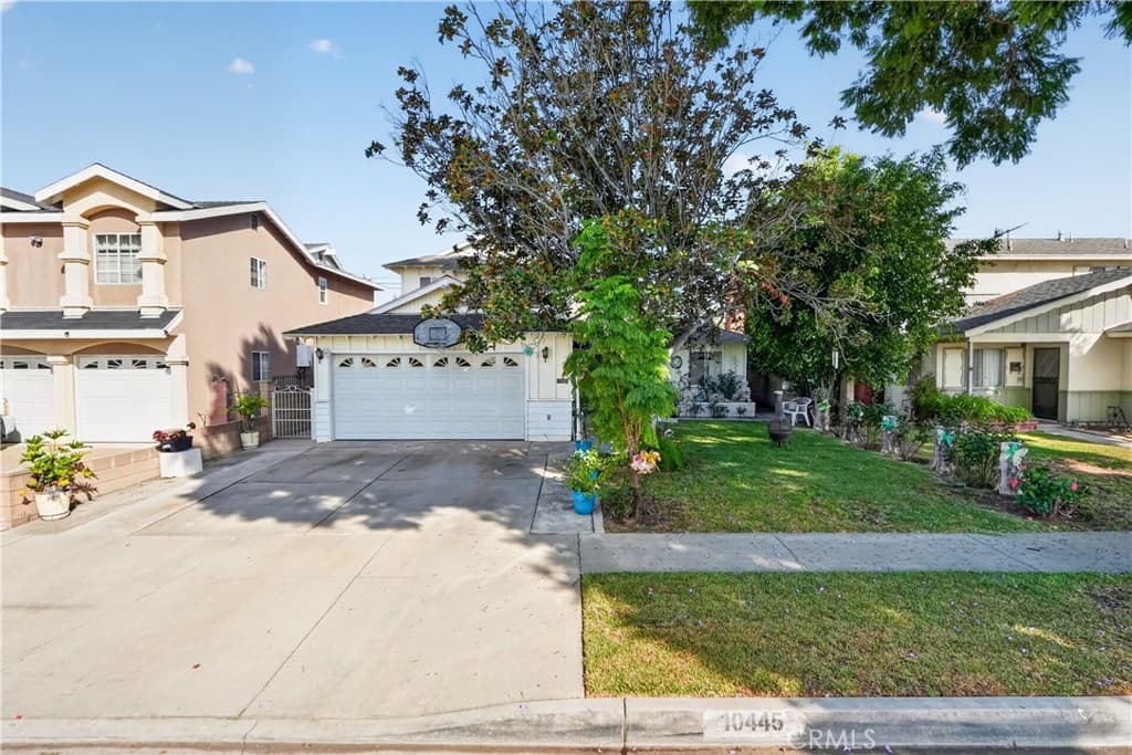 10445 Valley View Avenue