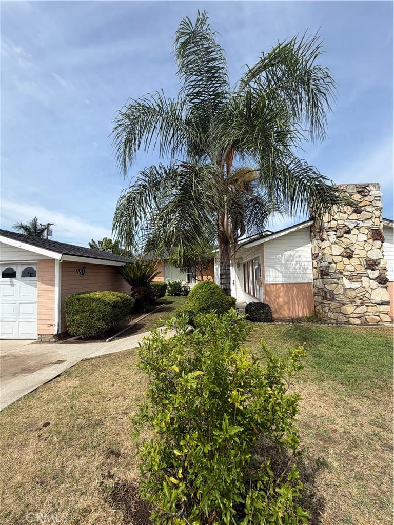 1381 N Glenfinnan