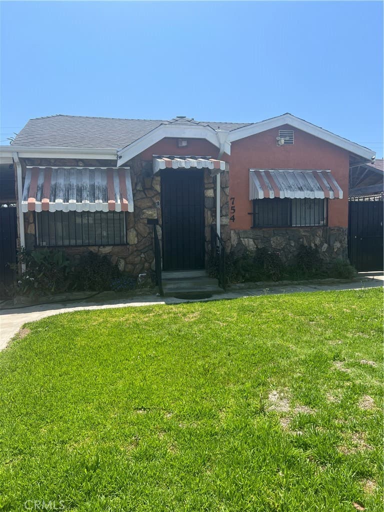 754 W 104th