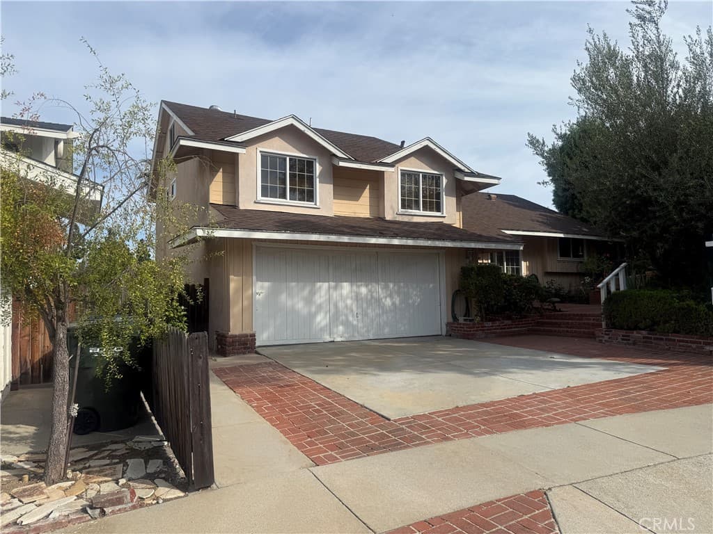 2126 W Rockinghorse