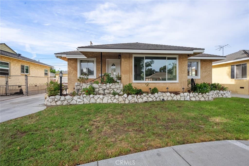 6129 Greenmeadow