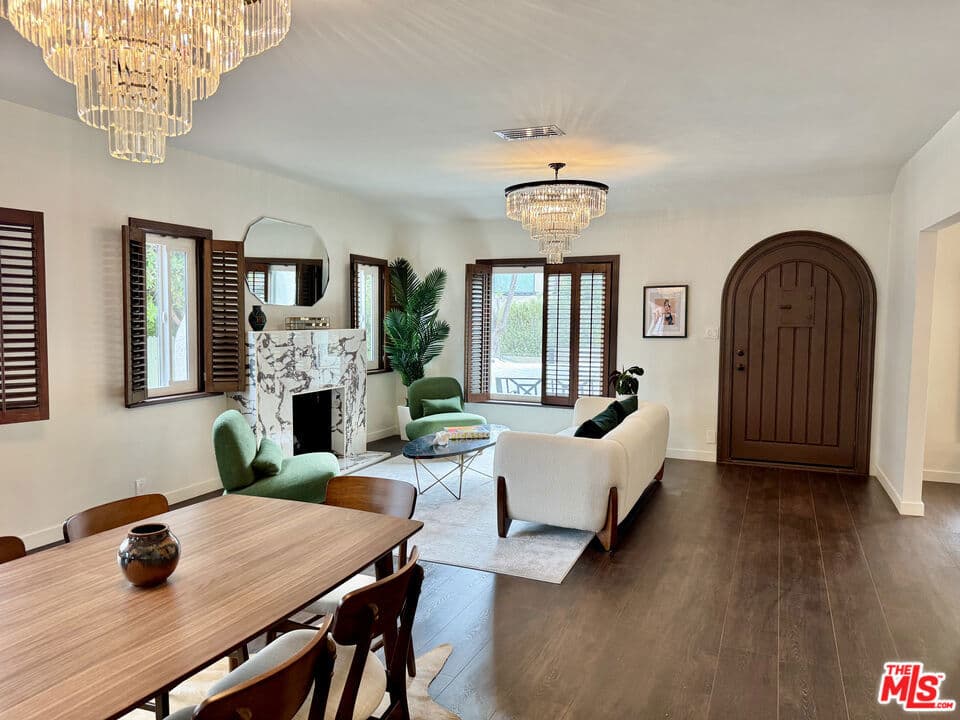 636 N Curson Avenue